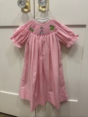 Sprinkled sweet boutique: Pink Smocked Girls Dress with Embroidery